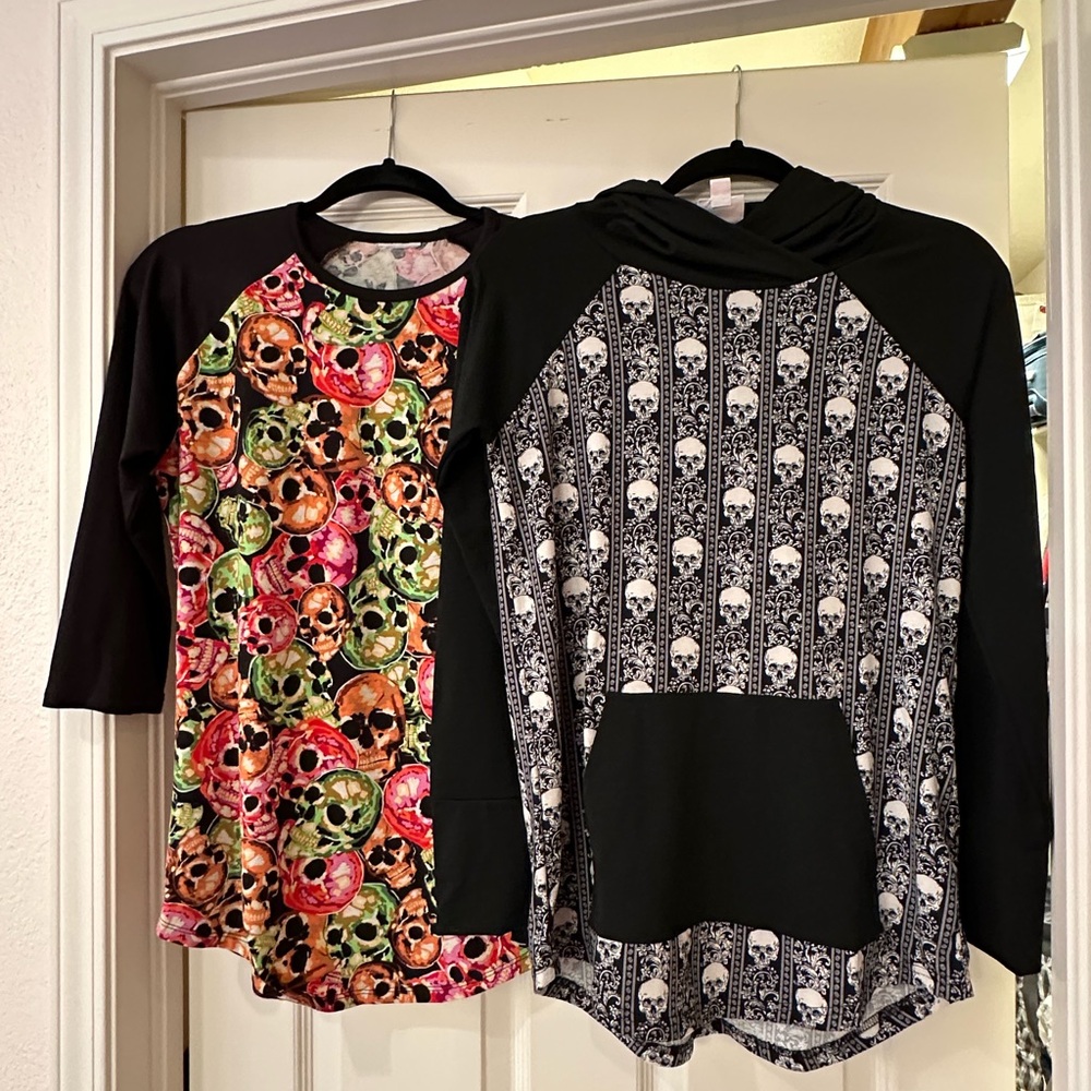 LuLaRoe Amber skull hoodie and Randy skull top size small Halloween